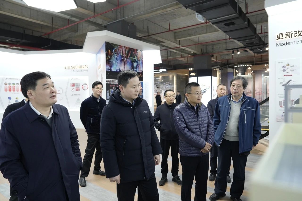 國家市場監(jiān)督總局領(lǐng)導(dǎo)蒞臨巨龍電梯調(diào)研指導(dǎo)