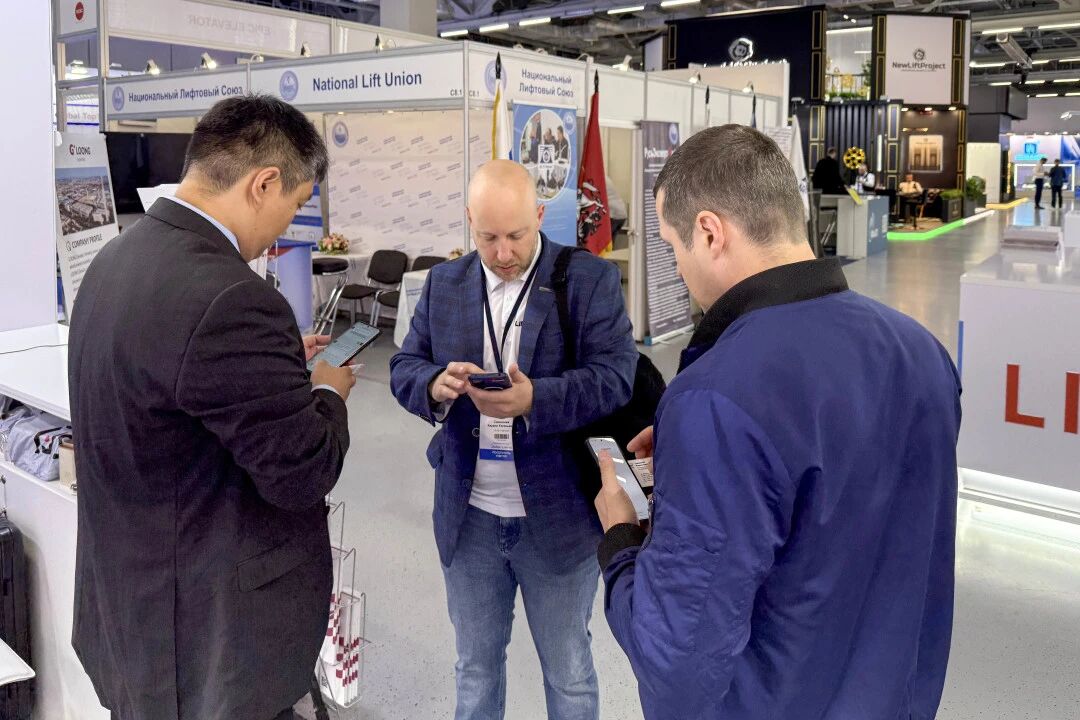 巨龍電梯亮相俄羅斯國(guó)際電梯展 巨龍電梯亮相俄羅斯國(guó)際電梯展