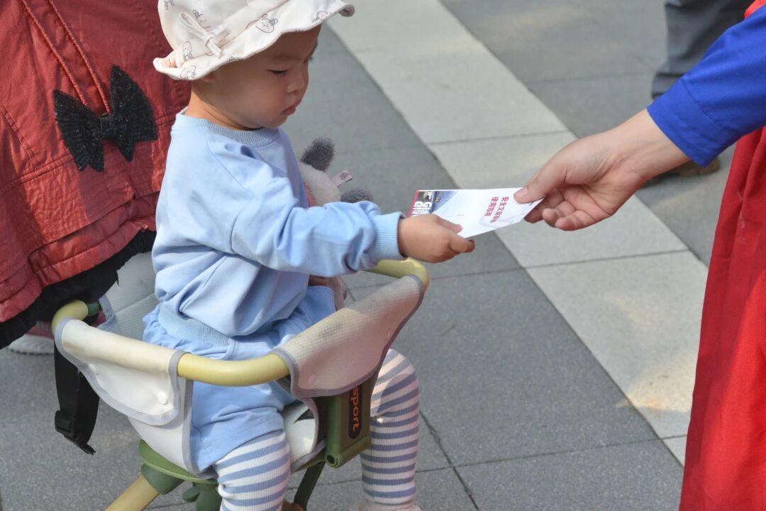 文明乘梯進小區,美好生活共守護——巨龍電梯安全知識科普及應急演練活動 文明乘梯進小區,美好生活共守護——巨龍電梯安全知識科普及應急演練活動