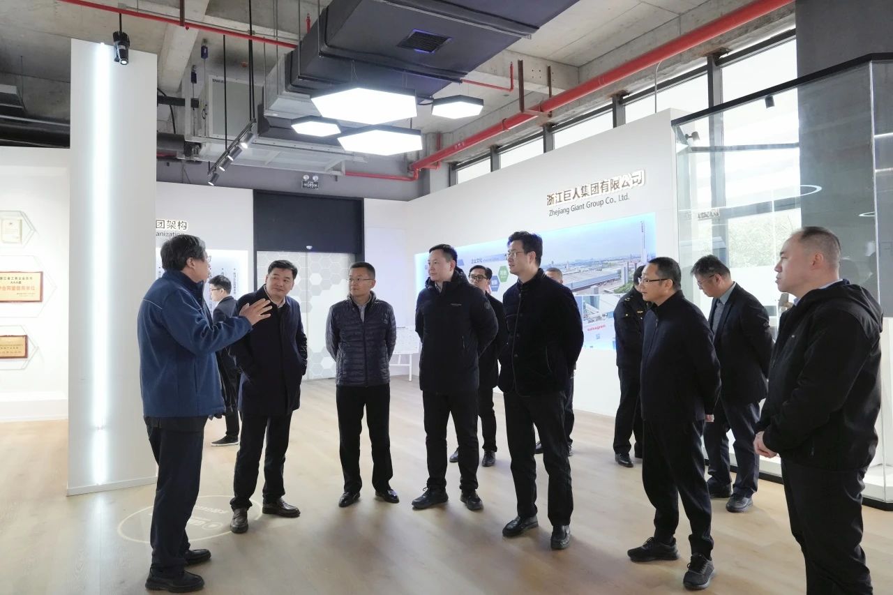 國家市場監(jiān)督總局領(lǐng)導(dǎo)蒞臨巨龍電梯調(diào)研指導(dǎo)