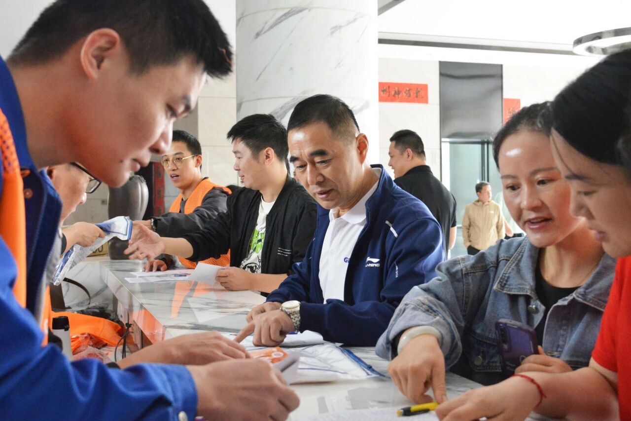 7分47秒登上南潯之巔 刷新紀錄