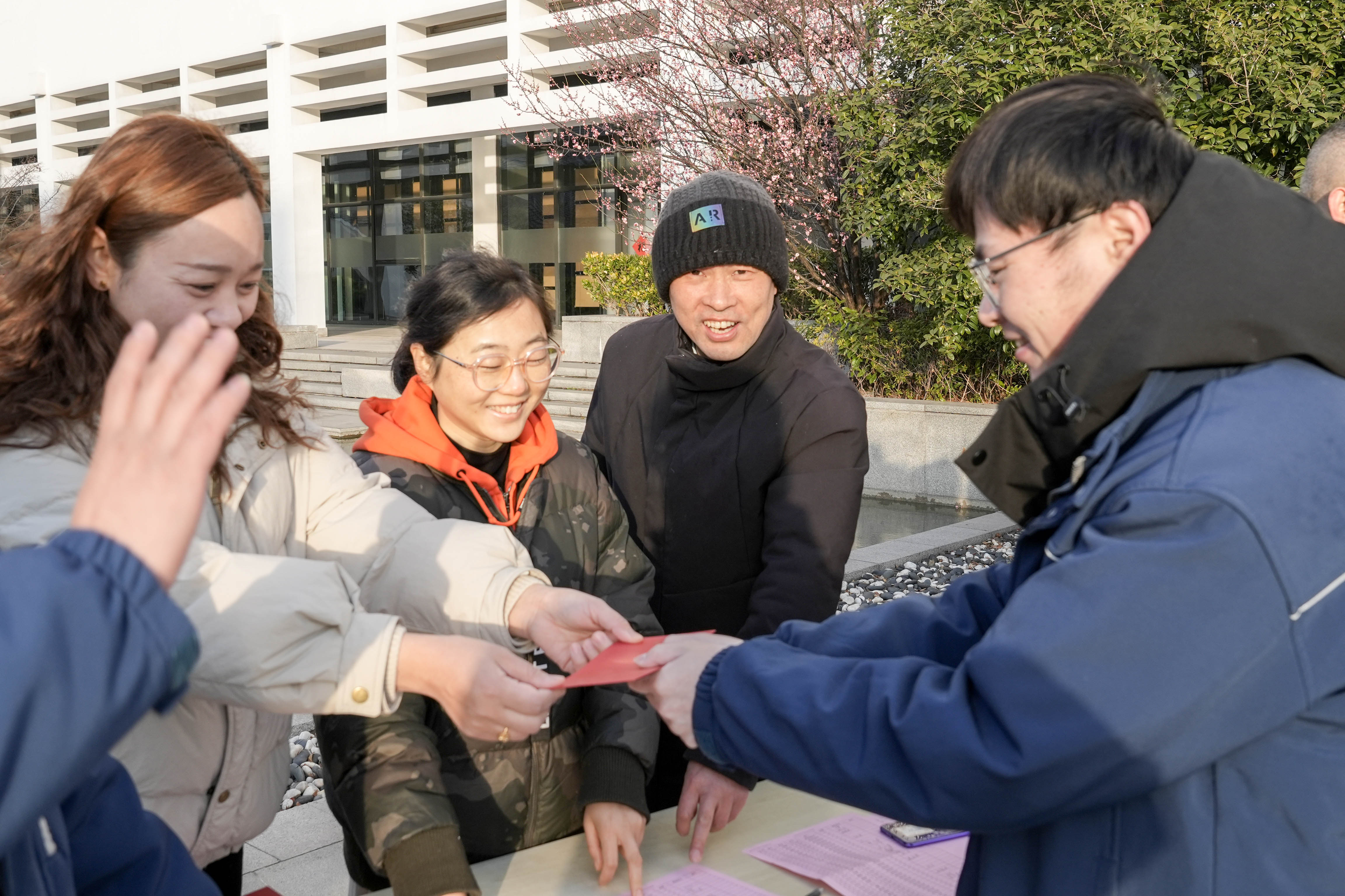 祥蛇映春暉 新歲啟新程——巨人工業園喜迎開工