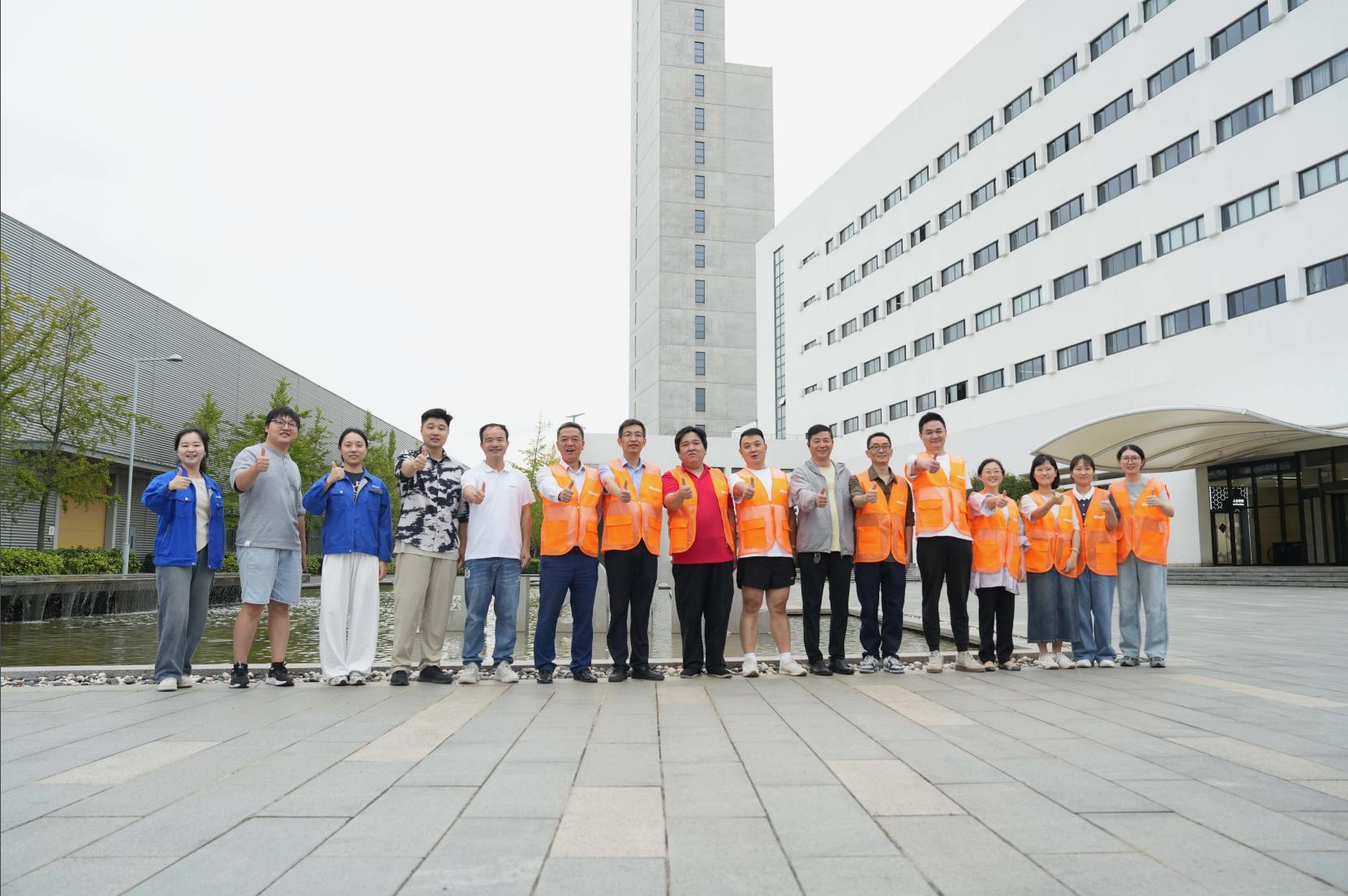 塔下再聚首 攀登勢正雄——巨龍電梯試驗塔第六屆登高跑開賽