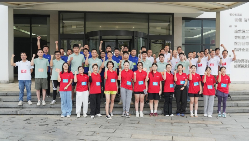 塔下再聚首 攀登勢正雄——巨龍電梯試驗塔第六屆登高跑開賽