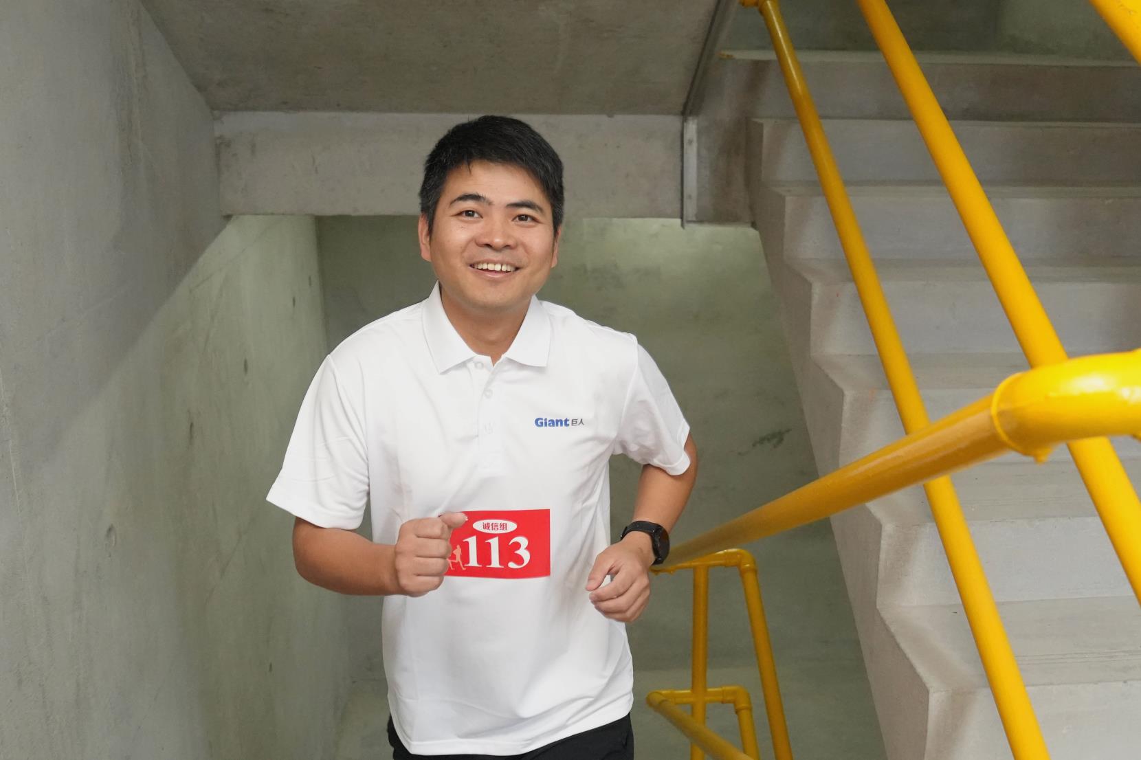 塔下再聚首 攀登勢正雄——巨龍電梯試驗塔第六屆登高跑開賽